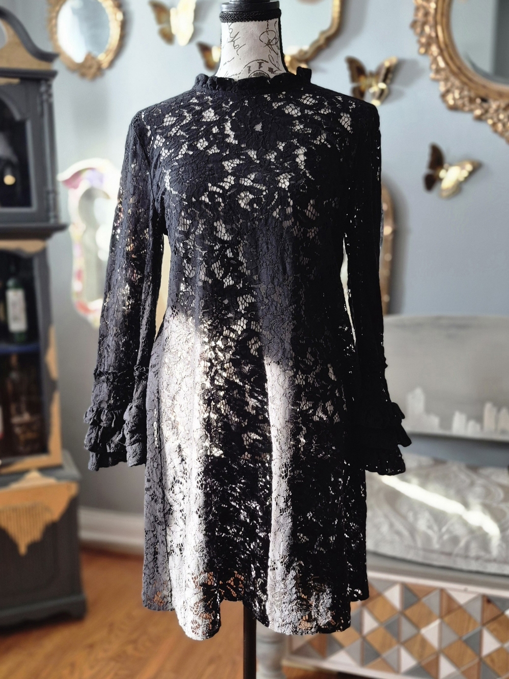 Who What Wear 80s Vibe Black Lace Long-Sleeve Ruffle-Cuff Dress Small